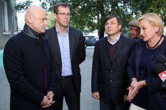Геннадий Труханов посетил детскую поликлинику на Бугаевской (фото)