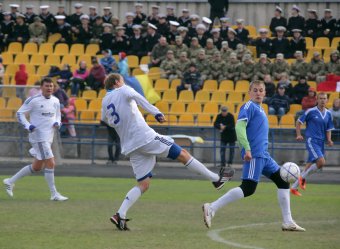 На стадионе "Спартак" сыграли сборная ВМС и звезды отечественного футбола (фото)