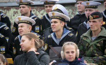 На стадионе "Спартак" сыграли сборная ВМС и звезды отечественного футбола (фото)