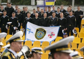 На стадионе "Спартак" сыграли сборная ВМС и звезды отечественного футбола (фото)