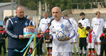 На стадионе "Спартак" сыграли сборная ВМС и звезды отечественного футбола (фото)