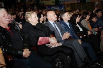 Геннадий Труханов поздравил коллектив «Маски-шоу» с 30-летием (фото)