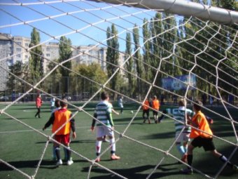 Одесские школьники приняли участие в футбольном турнире (фото)