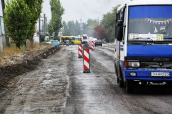 В Одессе ведется капитальный ремонт улицы Хуторской (фото)