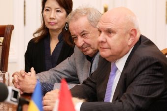 Мэр Одессы встретился со знаменитыми скрипачами-выпускниками школы Столярского (фото)