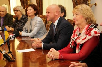 Мэр Одессы встретился со знаменитыми скрипачами-выпускниками школы Столярского (фото)