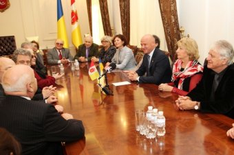 Мэр Одессы встретился со знаменитыми скрипачами-выпускниками школы Столярского (фото)