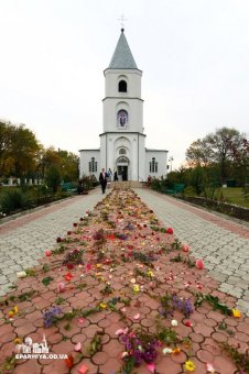Митрополит Агафангел совершил освящение Свято-Покровского храма пгт.Сарата Одесской области (фото)
