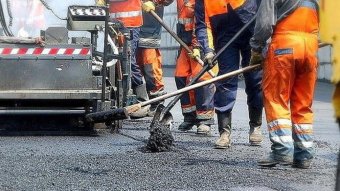 Одесские власти отчитываются о ремонте дороги на перекрестке улиц 25-ой Чапаевской дивизии и Космонавта Комарова