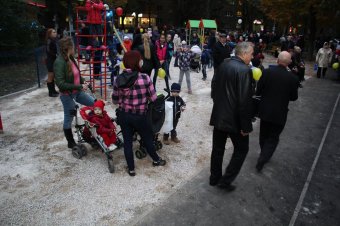 Дворы на ул. Филатова благоустраиваются (фото)