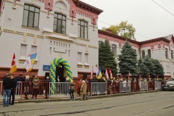 В Малиновском районе после реконструкции открылась детская поликлиника №7 (фото)