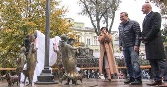 Сегодня в Горсаду состоялось открытие скульптурной композиции «Одесское время»  (фото)