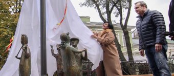 Сегодня в Горсаду состоялось открытие скульптурной композиции «Одесское время»  (фото)