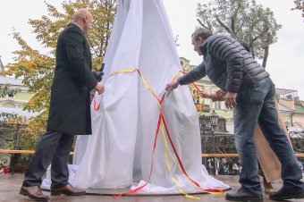 Сегодня в Горсаду состоялось открытие скульптурной композиции «Одесское время»  (фото)