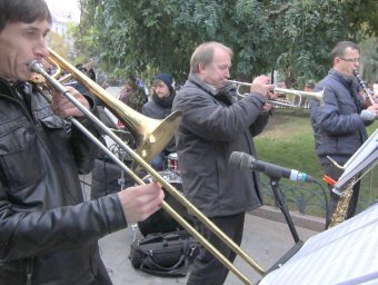 Фрагменты одесской жизни: В Горсаду открыт «памятник времени»