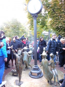 Фрагменты одесской жизни: В Горсаду открыт «памятник времени»