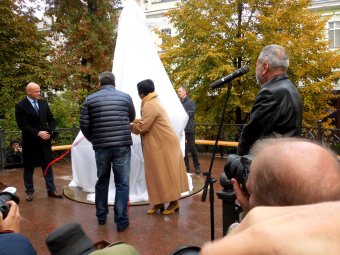 Фрагменты одесской жизни: В Горсаду открыт «памятник времени»