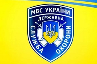 Милиционеры охраны остановили уличный поединок между двумя молодыми людьми	