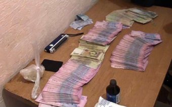 На взятке в 200 тысяч гривен взяли двух милиционеров (фото, видео)