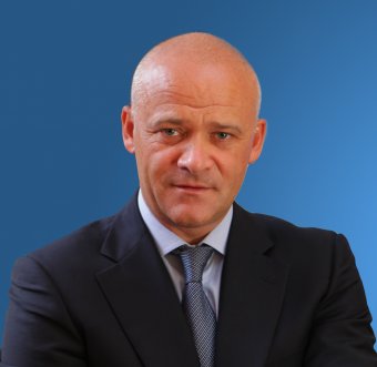 Геннадий Труханов побеждает в первом туре