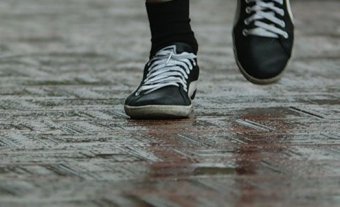 Милиционеры вернули родителям юную беглянку