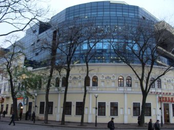 Одесские правоохранители проверяют сообщения о заминировании торговых центров «Афина» и «Европа» 