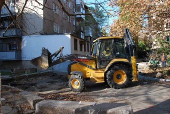 В Одессе продолжается ремонт внутриквартальных проездов (фото)