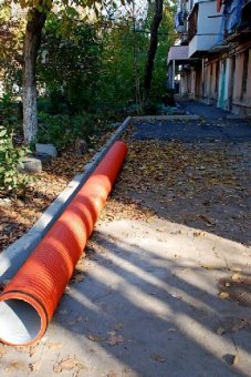 В Одессе продолжается ремонт внутриквартальных проездов (фото)