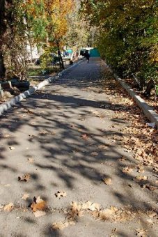 В Одессе продолжается ремонт внутриквартальных проездов (фото)