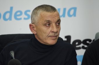 На Французском бульваре клены заменят ясенем