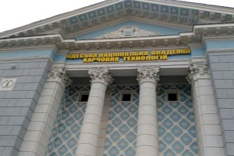 За взятку в 10 тысяч долларов профессор одного из одесских вузов ответит в суде 