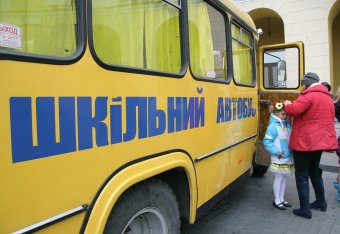 Объявленная Молитва за сирот возле памятника Дюку состоялось, но без обещанного визита супруги президента (фото)