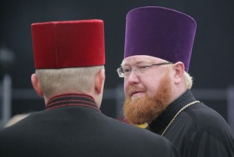 Объявленная Молитва за сирот возле памятника Дюку состоялось, но без обещанного визита супруги президента (фото)