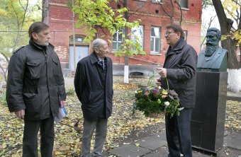 Одесситы отметили 170 лет со дня рождения великого физика Вильгельма Рентгена (фото)
