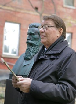 Одесситы отметили 170 лет со дня рождения великого физика Вильгельма Рентгена (фото)