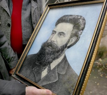 Одесситы отметили 170 лет со дня рождения великого физика Вильгельма Рентгена (фото)