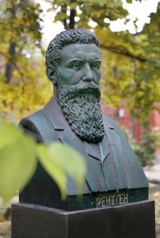 Одесситы отметили 170 лет со дня рождения великого физика Вильгельма Рентгена (фото)