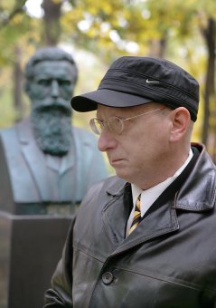 Одесситы отметили 170 лет со дня рождения великого физика Вильгельма Рентгена (фото)