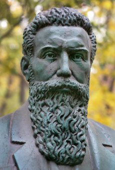 Одесситы отметили 170 лет со дня рождения великого физика Вильгельма Рентгена (фото)