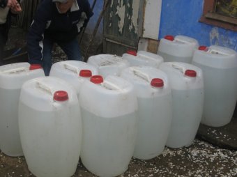 Фискальной службой региона из незаконного обращения изъято 1500 литров спирта