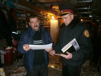 Одесские спасатели ликвидировали пожар к квартире, спасая бабушку