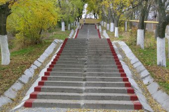В Одессе отремонтировали две железобетонные лестницы, ведущие к пляжам «Отрада» и «Ланжерон» (фото)