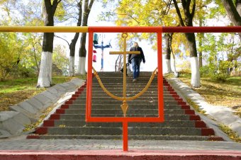 В Одессе отремонтировали две железобетонные лестницы, ведущие к пляжам «Отрада» и «Ланжерон» (фото)
