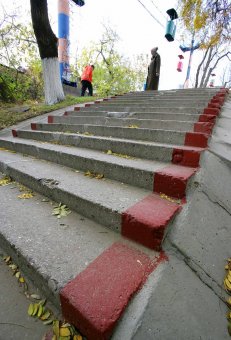 В Одессе отремонтировали две железобетонные лестницы, ведущие к пляжам «Отрада» и «Ланжерон» (фото)