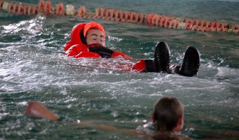 Сегодня одесские водолазы спасали людей (фото)