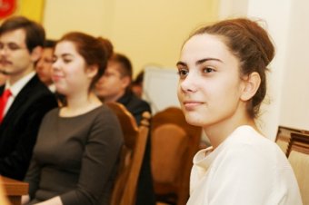 Мэр Одессы Геннадий Труханов вручил стипендии лучшим студентам и школьникам города
