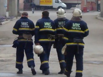 В Одессе возле дома детского творчества спасатели ликвидировали угрозу для прохожих