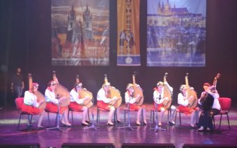 Юные одесские бандуристы покорили своим творчеством Прагу (фото)