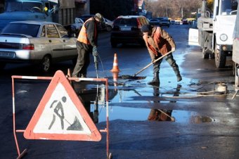 В Одессе демонтируют незаконно установленные ограничители скорости (фото)