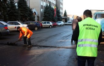 В Одессе демонтируют незаконно установленные ограничители скорости (фото)